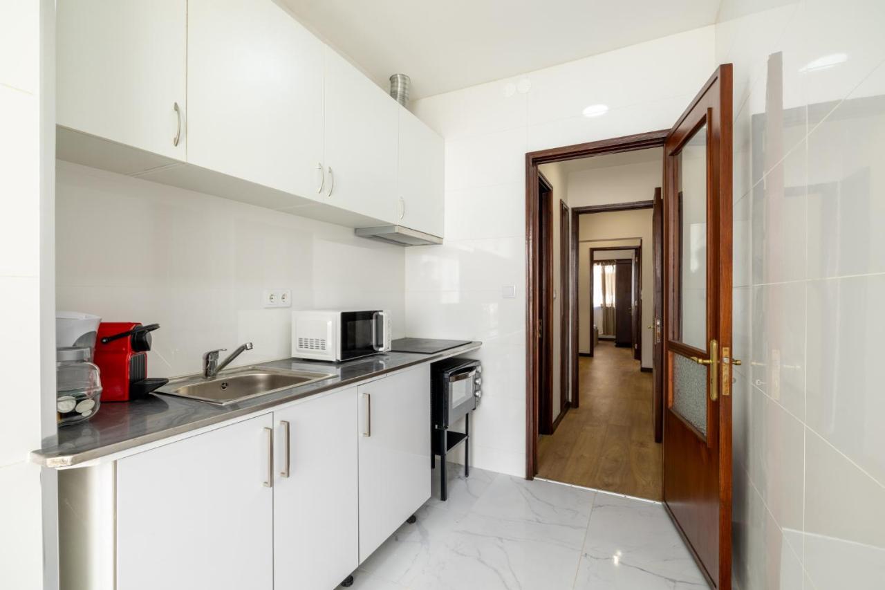 Downtown 2 Minutes By Walk To Center And Metro-Direct To Airpot T4 Apartment Порто Екстериор снимка