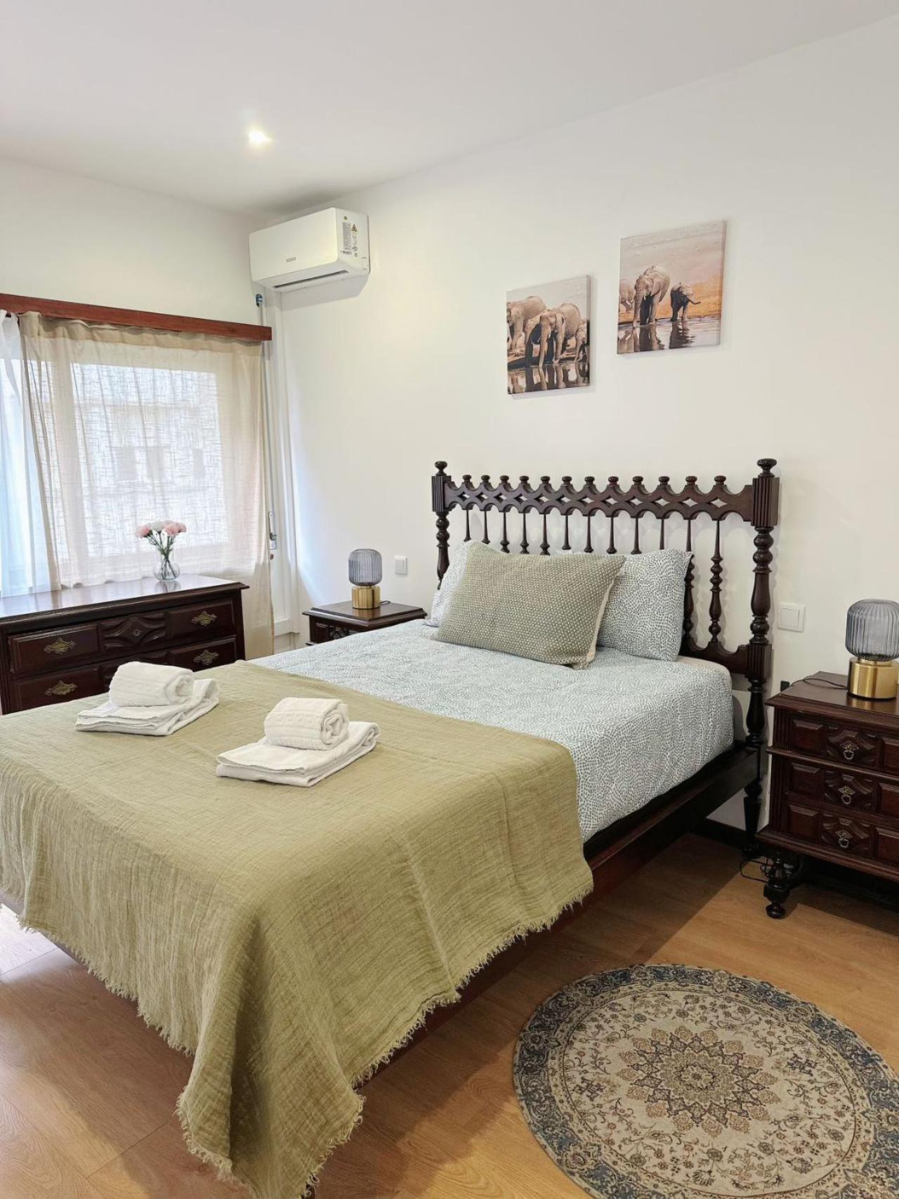 Downtown 2 Minutes By Walk To Center And Metro-Direct To Airpot T4 Apartment Порто Екстериор снимка