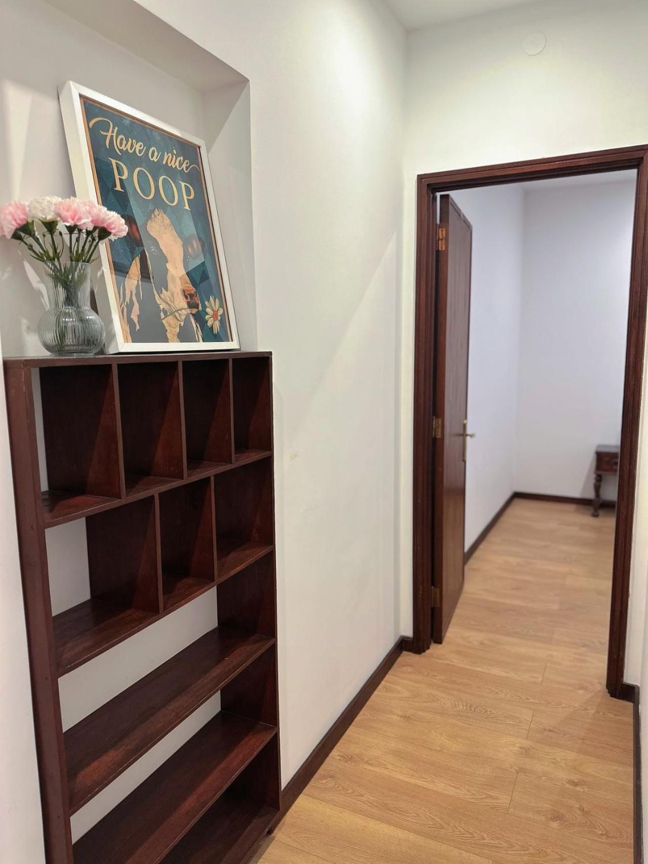 Downtown 2 Minutes By Walk To Center And Metro-Direct To Airpot T4 Apartment Порто Екстериор снимка