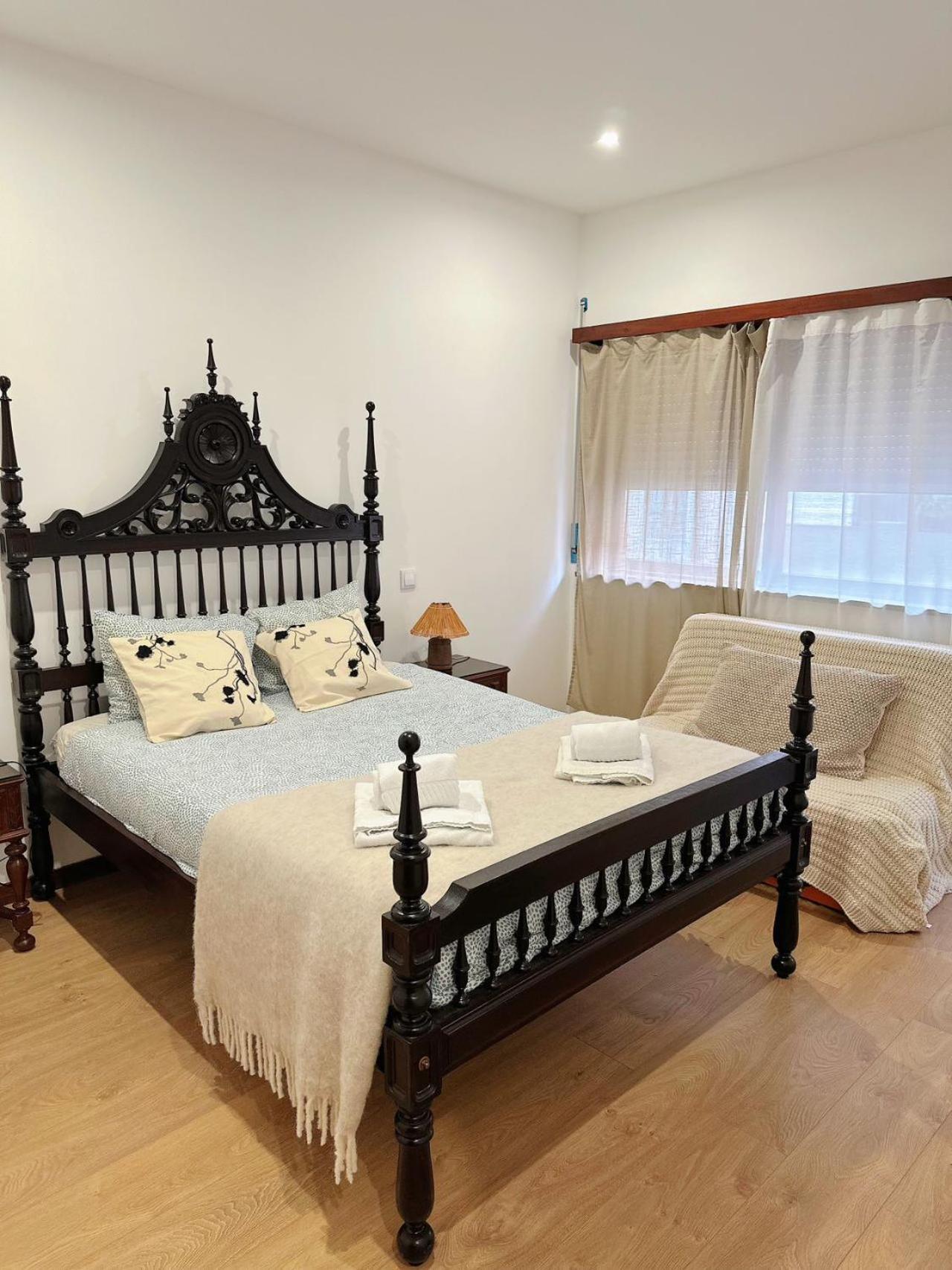 Downtown 2 Minutes By Walk To Center And Metro-Direct To Airpot T4 Apartment Порто Екстериор снимка