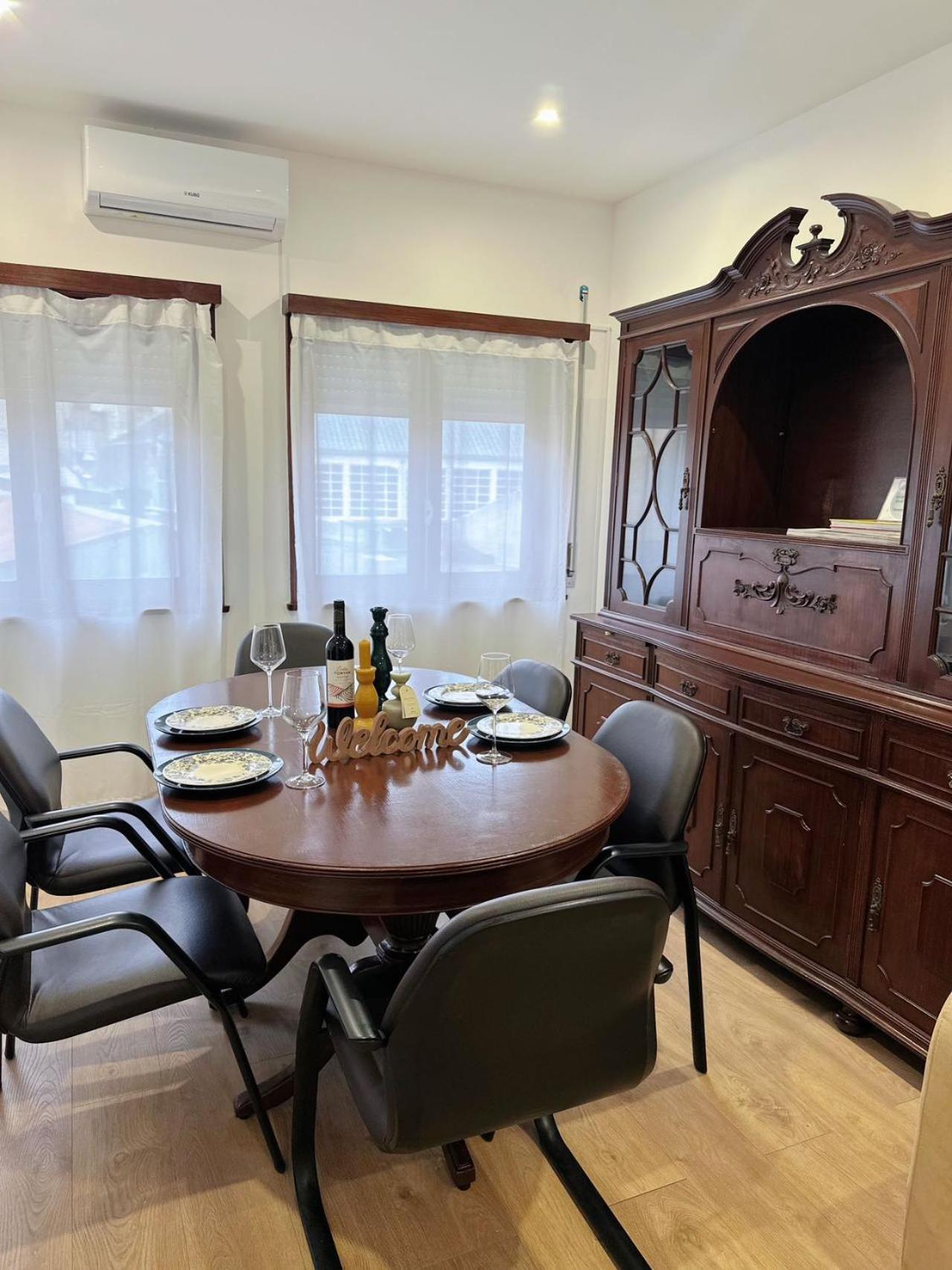 Downtown 2 Minutes By Walk To Center And Metro-Direct To Airpot T4 Apartment Порто Екстериор снимка
